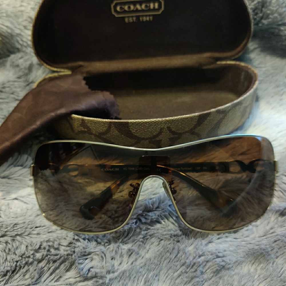 Coach Sunglasses HC 7046 (used) w/Case and Cloth